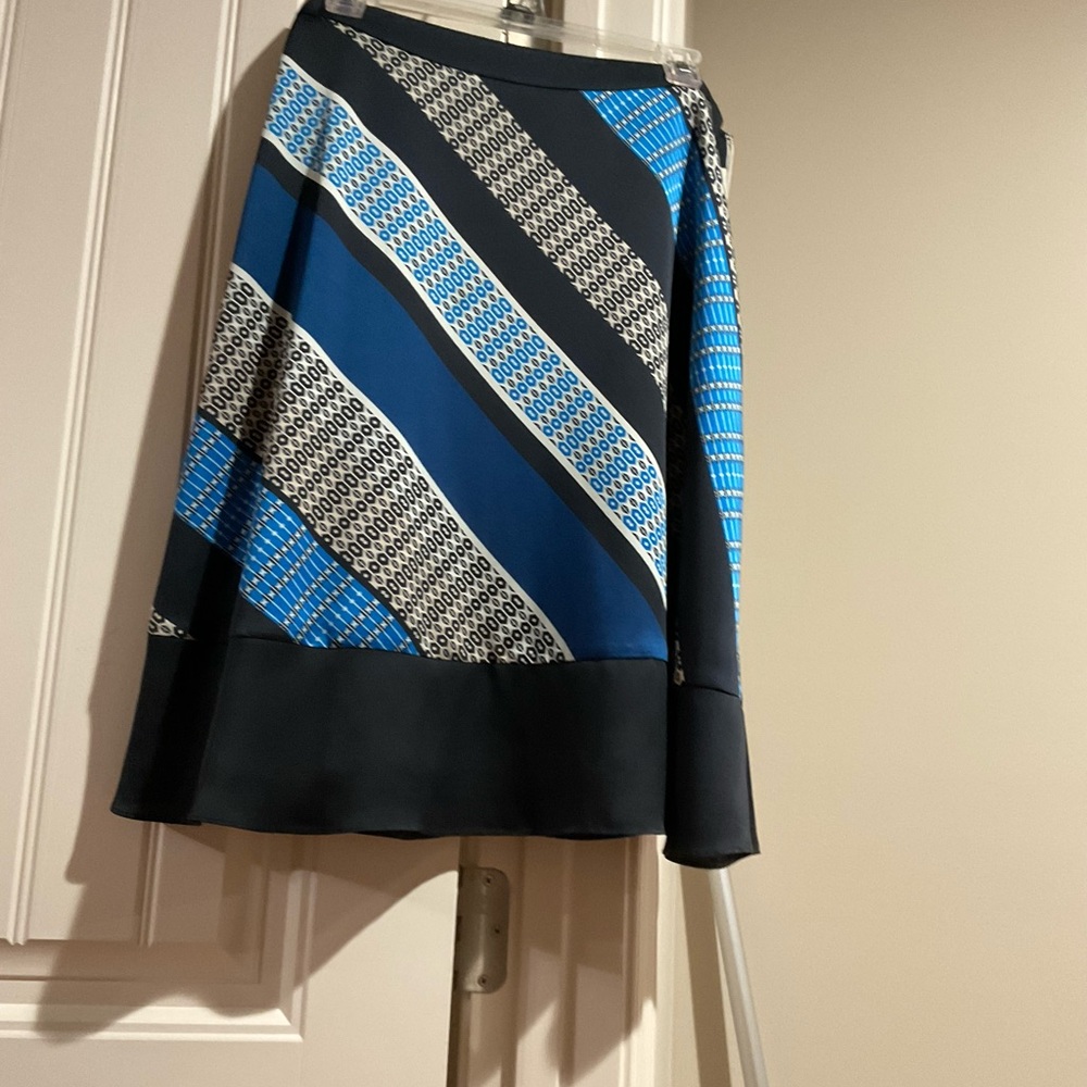White House Black Market Blue and Black Graphic Skirt